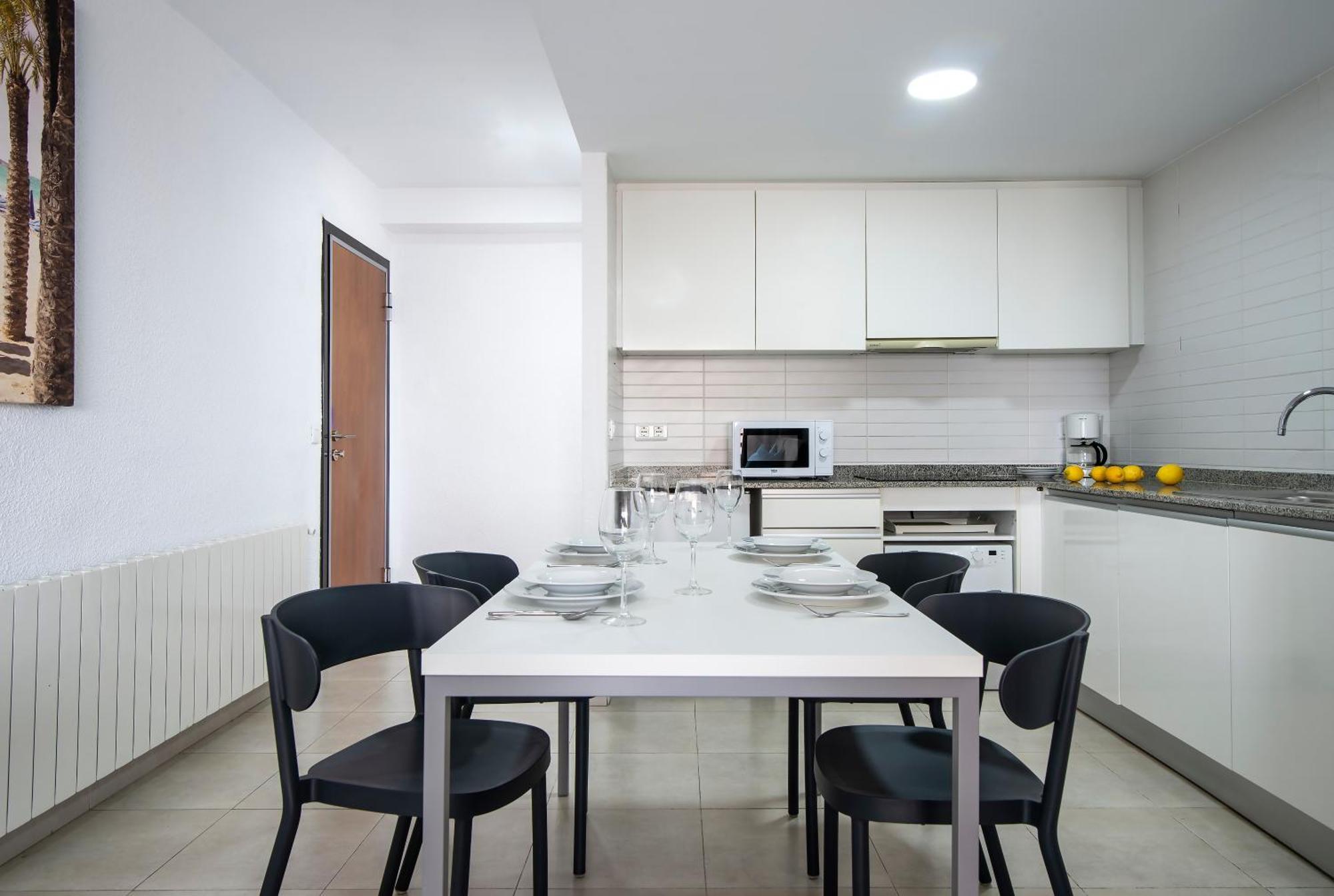 Pierre & Levante - Adults Recommended Apartment