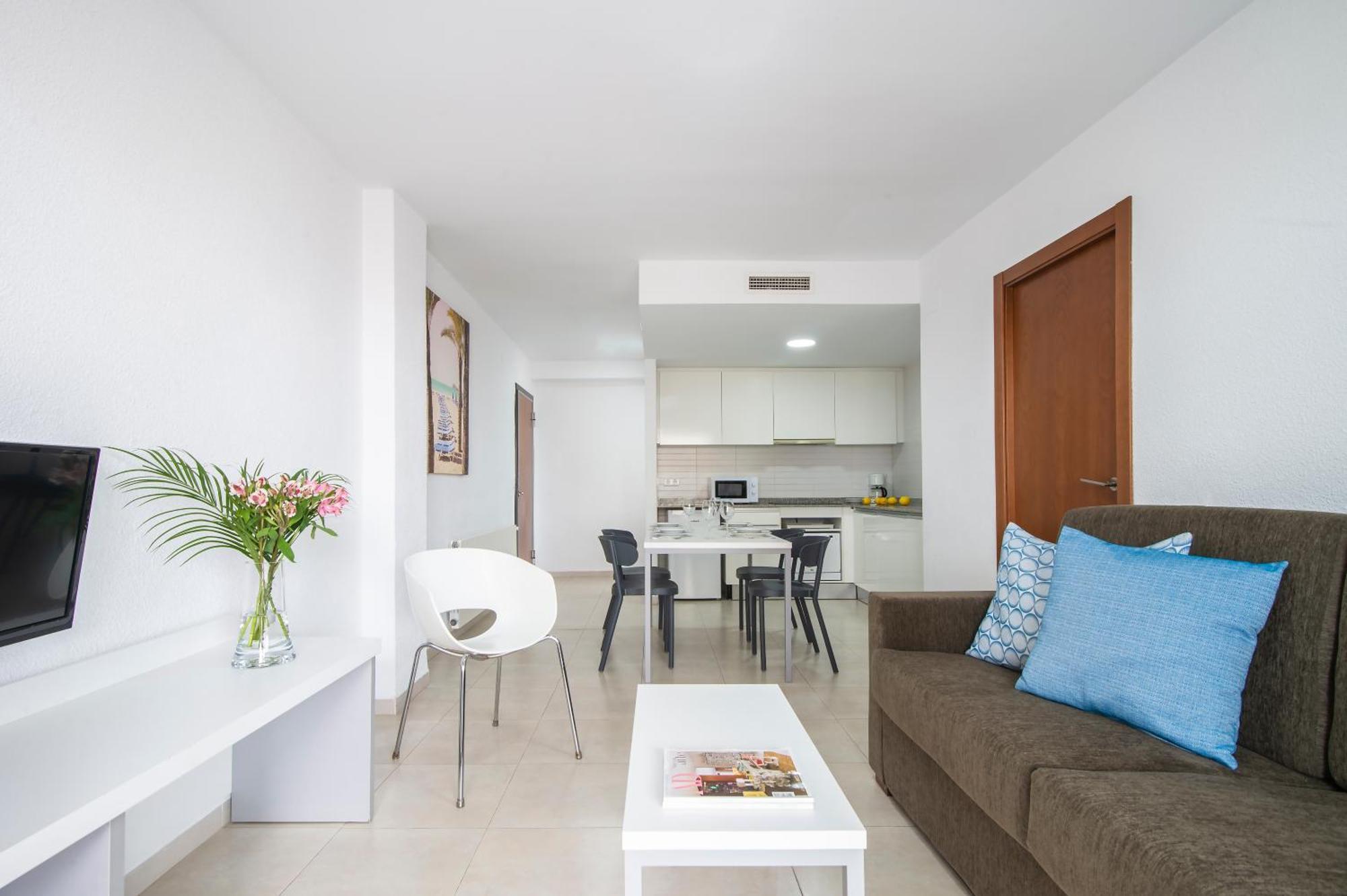 Pierre & Levante - Adults Recommended Apartment